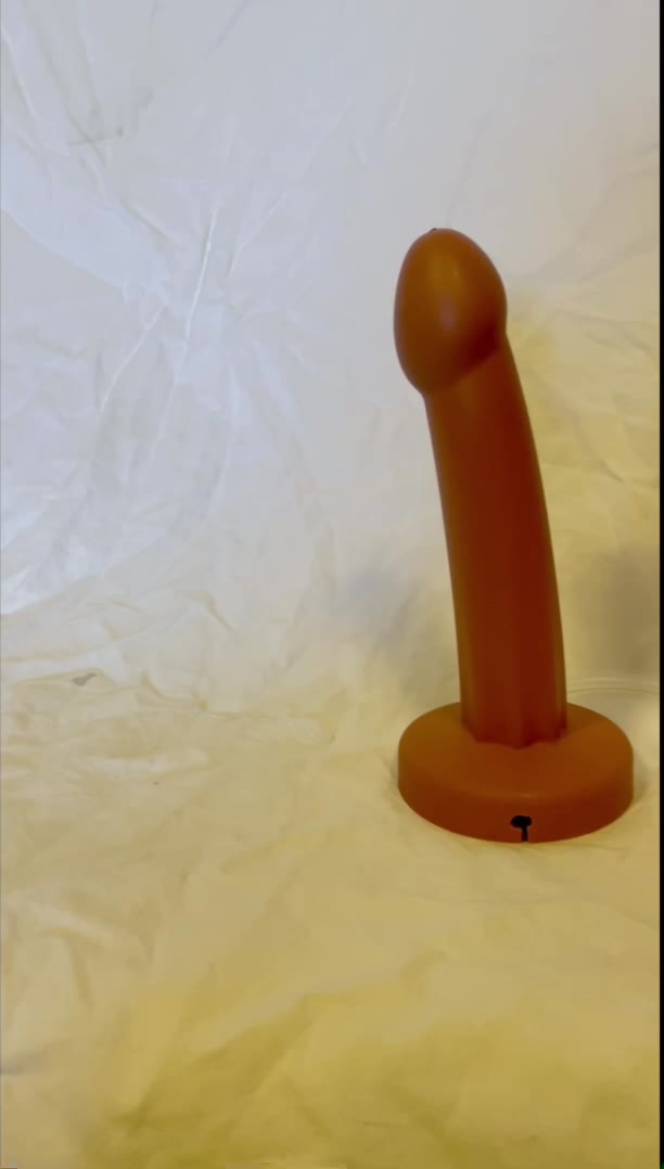 Tantus POP Squirting Silicone Dildo. Slide 2