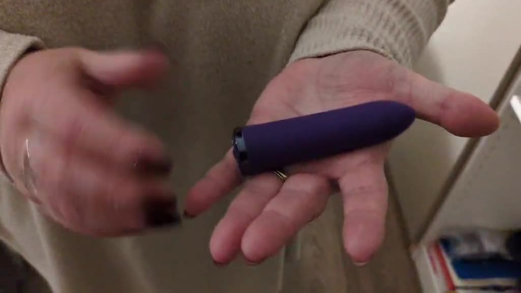vibrating bullet video Black Rechargable Bullet Vibrator main image 0